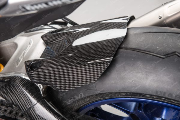 Yamaha R1 rear mud guard
